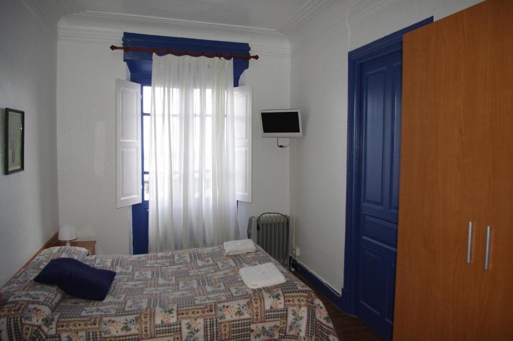 Pension "La Marina" Castro Urdiales Exterior photo