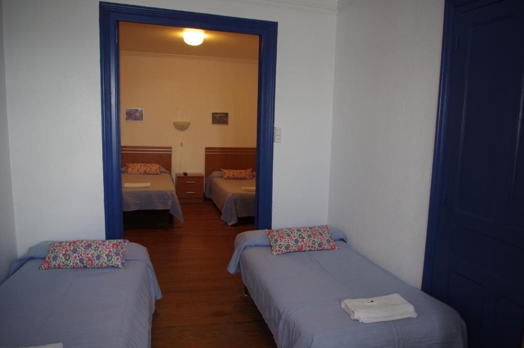 Pension "La Marina" Castro Urdiales Exterior photo