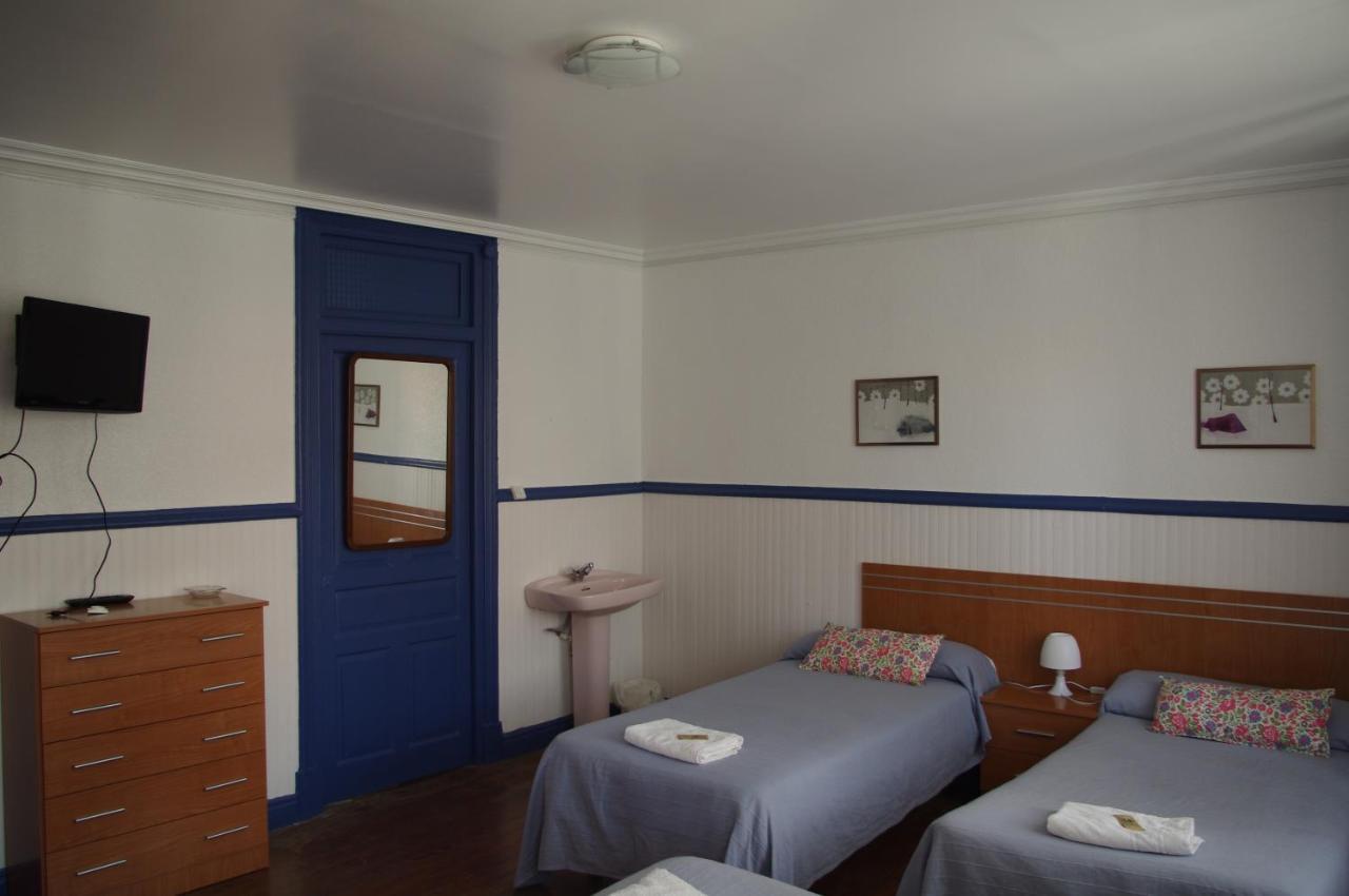 Pension "La Marina" Castro Urdiales Exterior photo